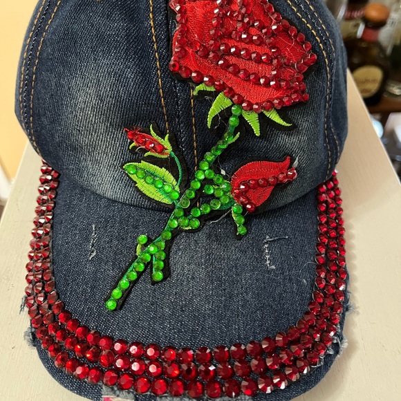 Rose studded hat. Never worn. - Picture 5 of 5